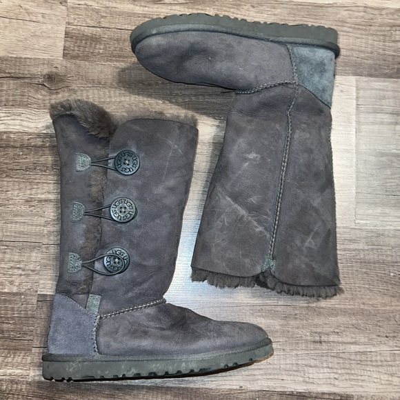 UGGS BAILEY BUTTON TRIPLET ll - Picture 4 of 5